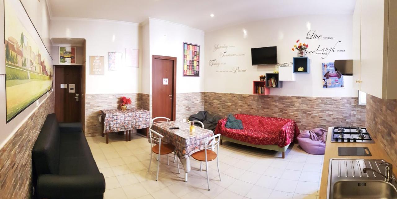 Auberge de jeunesse Legends à Rome Extérieur photo