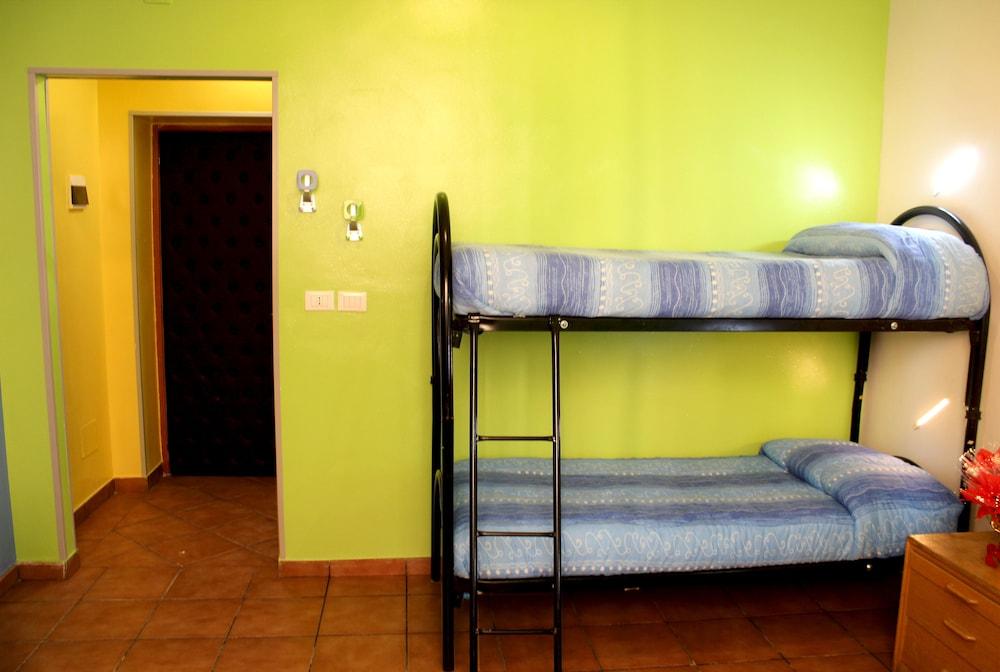Auberge de jeunesse Legends à Rome Extérieur photo
